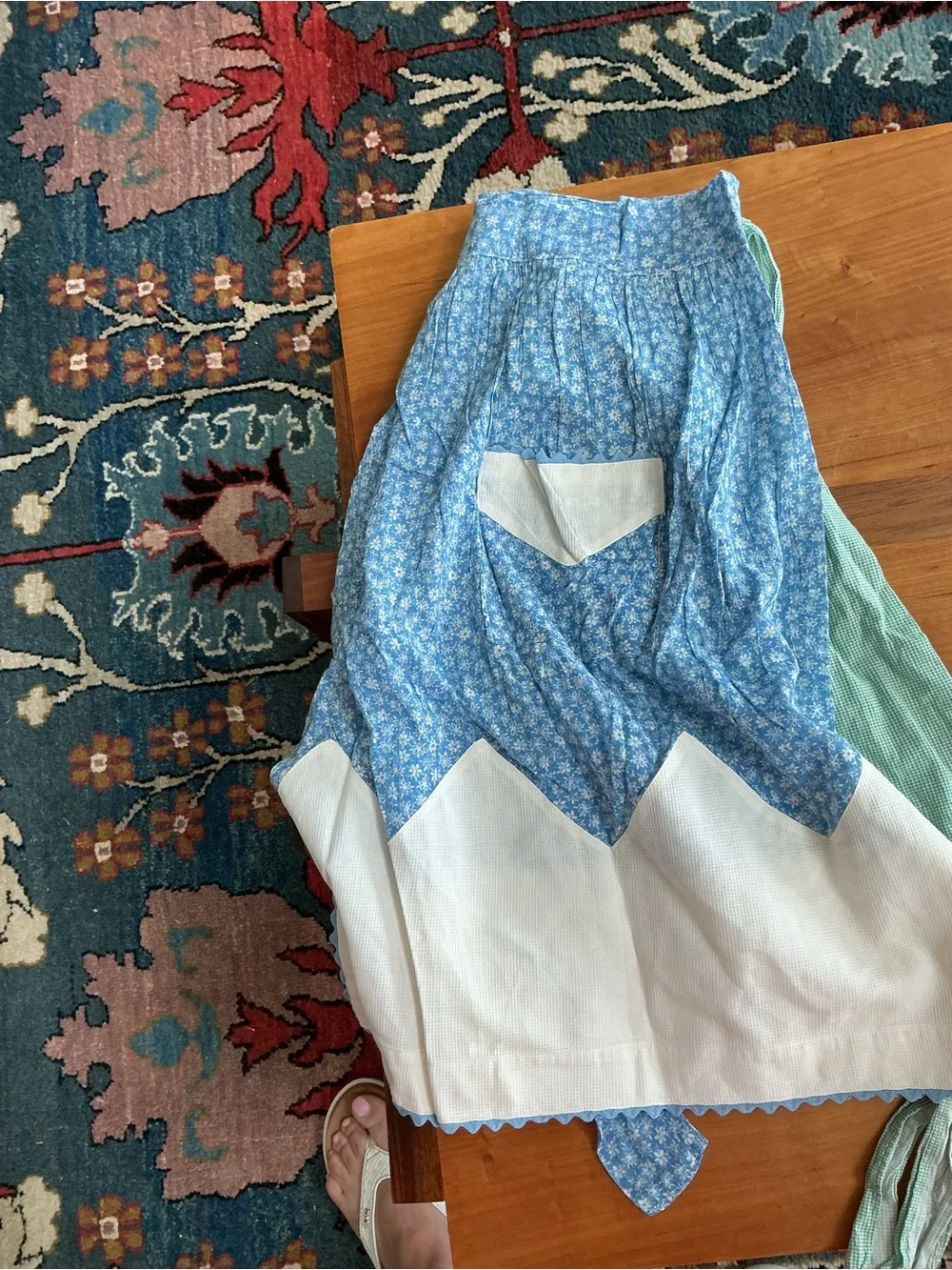 Vintage Mixed Apron and Kitchen Textile Lot - Floral & Novelty Prints